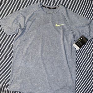 NWT Men’s Size Small Nike Dri-Fit T-Shirt